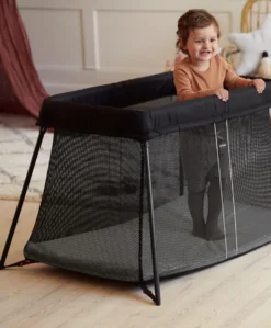 BabyBjörn Travel Cot Light Bundle with Fitted Sheet - Black