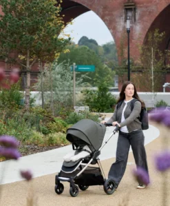 Flip XT³ Pushchair Bundle with Cybex Cloud T Car Seat (8 Pieces) - Harbour Grey