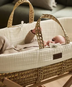 Little Green Sheep Muslin Moses Basket & Mattress - Ecru