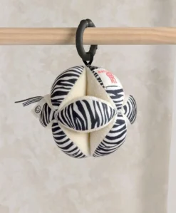 Monochrome Clutch Ball Toy