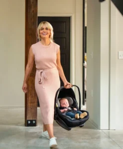 Nuna ARRA Next Car Seat – Caviar
