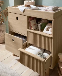 Oska 2 Piece Cotbed Set with Dresser Changer - Oak