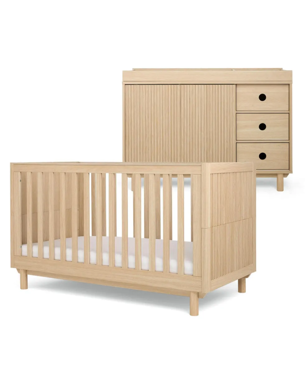 Oska 2 Piece Cotbed Set With Wide Dresser Changer - Oak