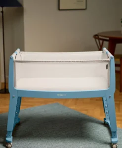 SnuzPod Studio Bedside Crib – Santorini Sky Blue