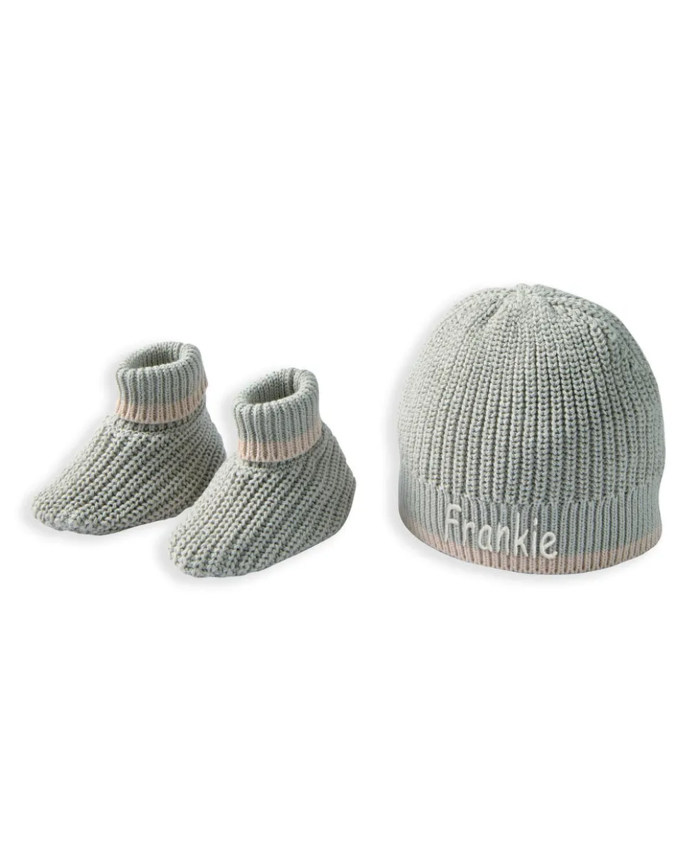 Welcome to the world Knitted Hat and Booties Set